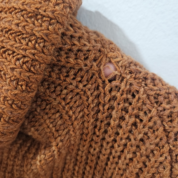 FREE PEOPLE Eleven Cowl Turtleneck Oversized Rust Brown Sweater Size Small - Picture 5 of 11